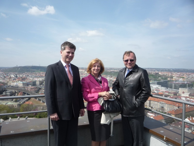 Místopředseda NKÚ SR Ing. Emil Kočiš, místopředsedkyně NKÚ SR Ing. Zora Dobríková a viceprezident NKÚ Ing. Miloslav Kala