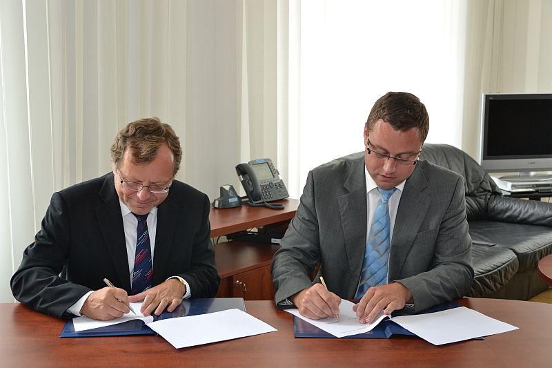 President of the Supreme Audit Office Mr. Miloslav Kala and Supreme Public Prosecutor Mr. Pavel Zeman (from left)