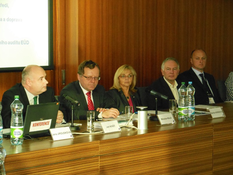 Prezentace Výroční zprávy EÚD - Praha, 2.12.2013
