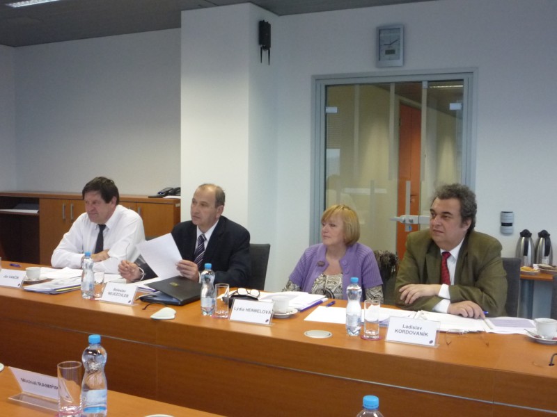 Zástupci NKÚ Slovenské republiky na schůzce týkající se kontroly obnovitelných zdrojů